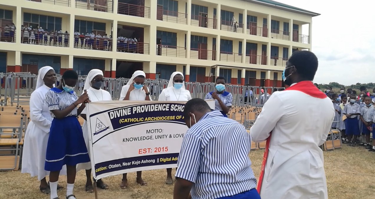 Divine Providencia School – Otatam